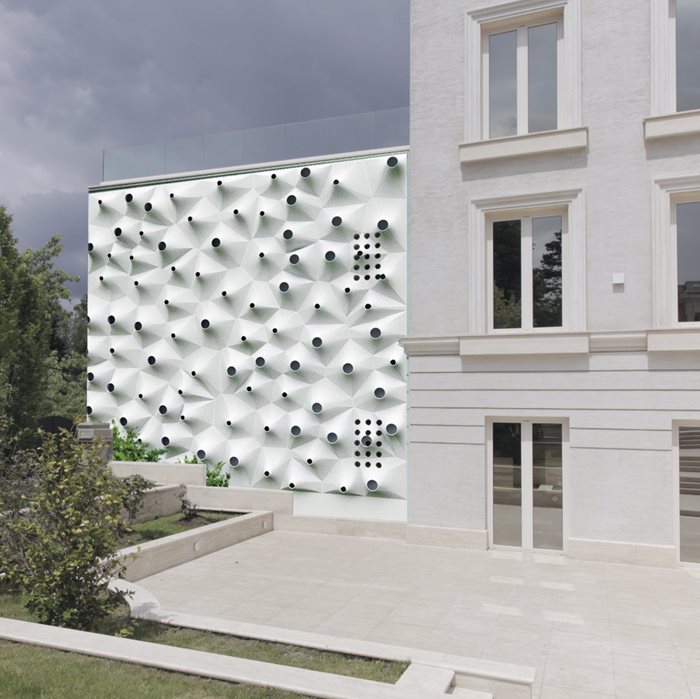 The Wall Of Birds 01